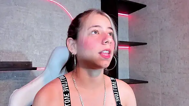 Snapshot of ArtemisaBlake chatting on 13, 1, 2025 ArtemisaBlake online show from 13, 1, 2025