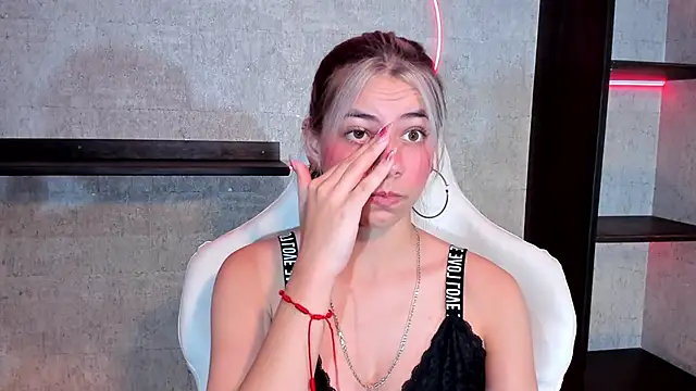 Snapshot of ArtemisaBlake chatting on 14, 1, 2025 ArtemisaBlake online show from 14, 1, 2025