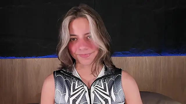 Snapshot of ArtemisaBlake chatting on 4, 2, 2025 ArtemisaBlake online show from 4, 2, 2025