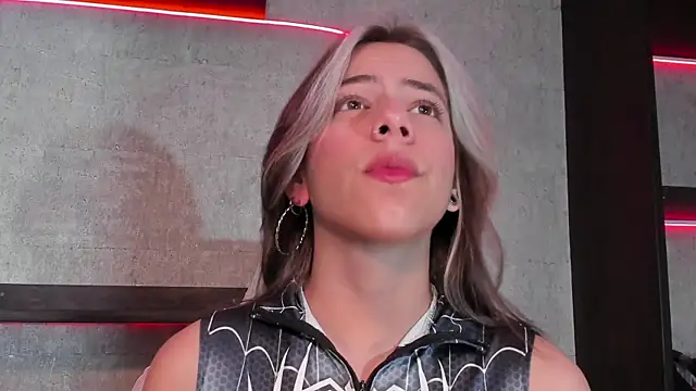 Snapshot of ArtemisaBlake chatting on 14, 2, 2025 ArtemisaBlake online show from 14, 2, 2025