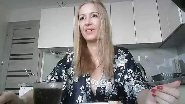 Selena3921 online show from 10, 3, 2025