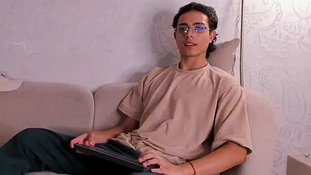 JoshRashfordd online show from 12, 10, 2025