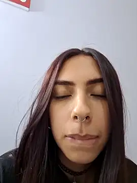 Snapshot of Jazmin-Cerezita chatting on 17, 12, 2025 Jazmin-Cerezita online show from 17, 12, 2025