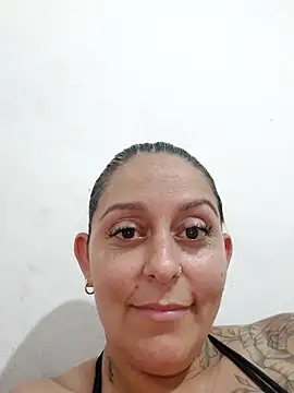 baixinhaloira online show from 25, 2, 2025