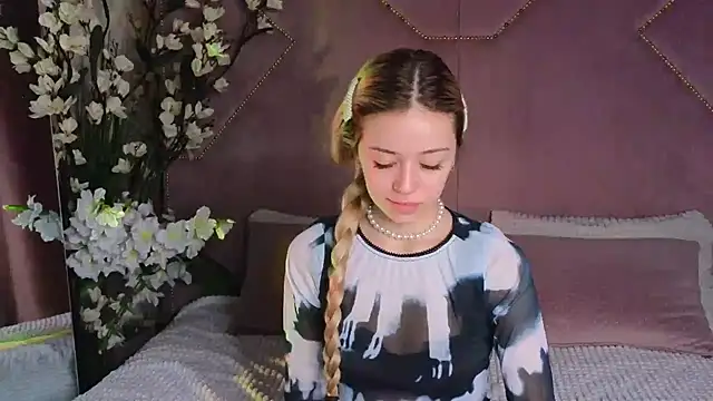 STELLA RICH online show from 8, 3, 2025