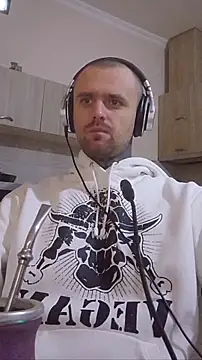 Snapshot of HappyZebra13 chatting on 17, 11, 2025 HappyZebra13 online show from 17, 11, 2025