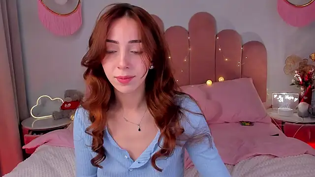 ElsaYoung online show from 4, 1, 2025
