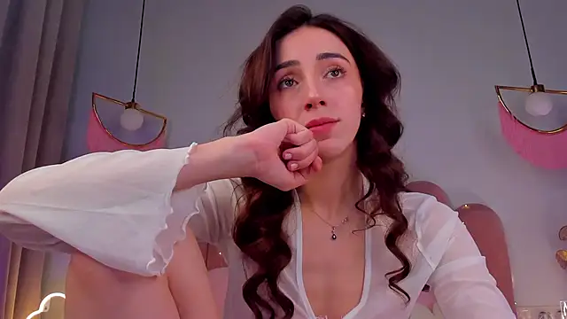 Snapshot of ElsaYoung chatting on 2, 2, 2025 ElsaYoung online show from 2, 2, 2025