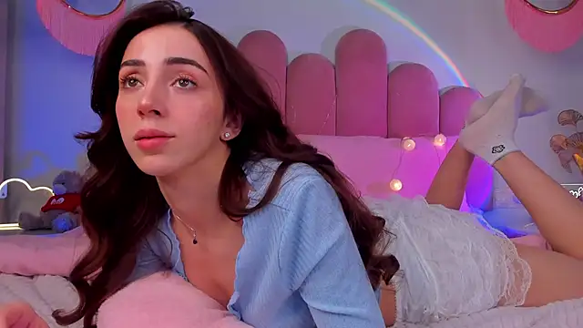 Snapshot of ElsaYoung chatting on 9, 2, 2025 ElsaYoung online show from 9, 2, 2025