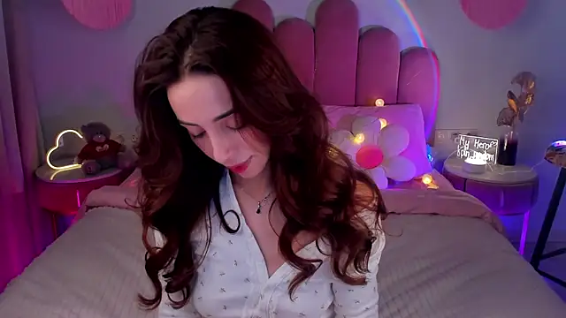 Snapshot of ElsaYoung chatting on 12, 2, 2025 ElsaYoung online show from 12, 2, 2025