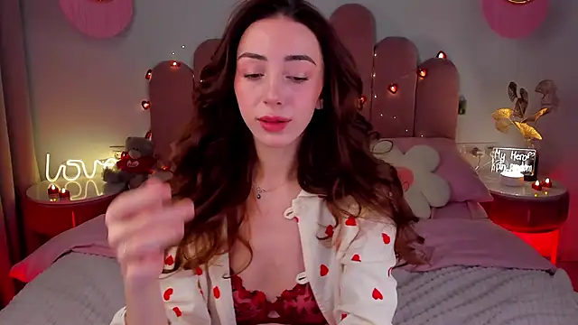 Snapshot of ElsaYoung chatting on 15, 2, 2025 ElsaYoung online show from 15, 2, 2025