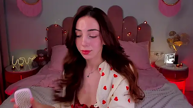 Snapshot of ElsaYoung chatting on 16, 2, 2025 ElsaYoung online show from 16, 2, 2025