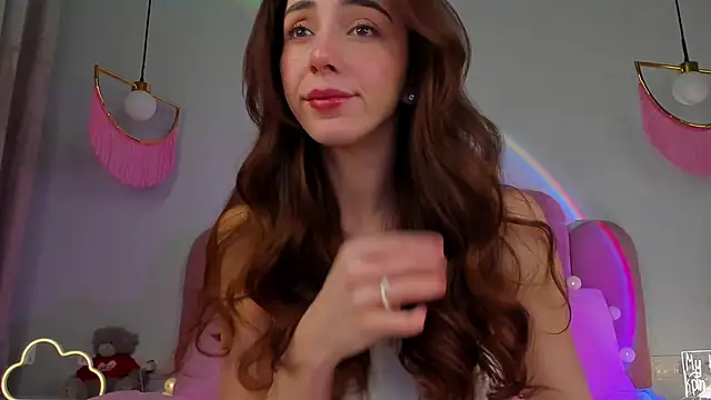 Snapshot of ElsaYoung chatting on 24, 2, 2025 ElsaYoung online show from 24, 2, 2025