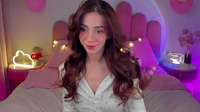 Snapshot of ElsaYoung chatting on 26, 2, 2025 ElsaYoung online show from 26, 2, 2025