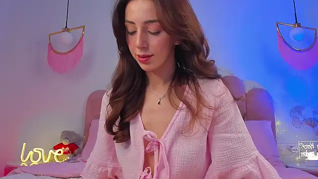 Snapshot of ElsaYoung chatting on 14, 3, 2025 ElsaYoung online show from 14, 3, 2025