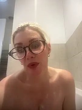 Englishhotwife4u online show from 21, 12, 2024