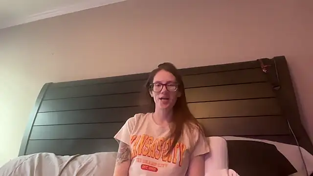yourstrulylivy69 online show from 6, 2, 2025