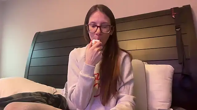 yourstrulylivy69 online show from 18, 2, 2025