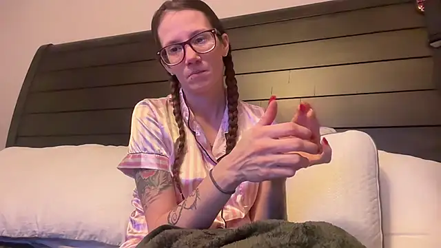 yourstrulylivy69 online show from 20, 2, 2025