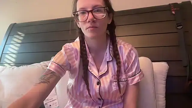 yourstrulylivy69 online show from 20, 2, 2025