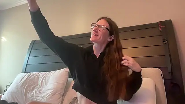 yourstrulylivy69 online show from 23, 2, 2025