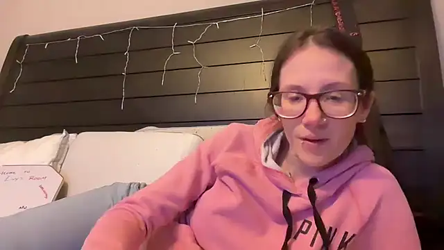 yourstrulylivy69 online show from 27, 2, 2025