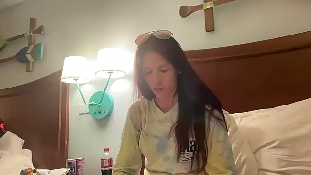 yourstrulylivy69 online show from 18, 3, 2025