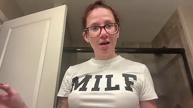 yourstrulylivy69 online show from 17, 9, 2025
