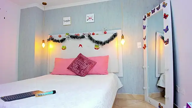 Snapshot of Milaspetite chatting on 20, 12, 2024 Milaspetite online show from 20, 12, 2024