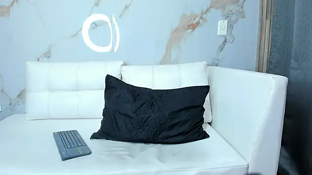 Snapshot of Milaspetite chatting on 19, 2, 2025 Milaspetite online show from 19, 2, 2025