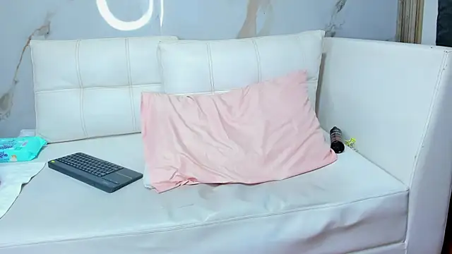 Snapshot of Milaspetite chatting on 9, 3, 2025 Milaspetite online show from 9, 3, 2025