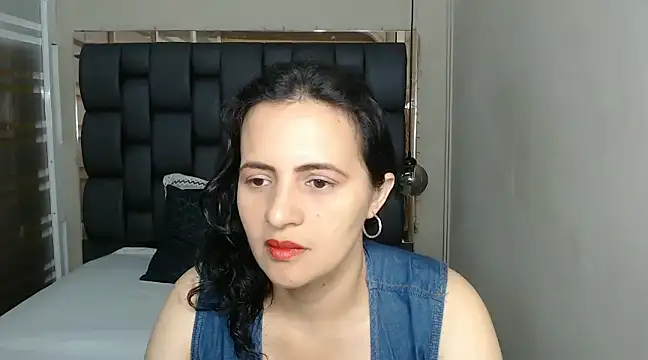 africa holmes online show from 6, 1, 2025