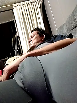 Bombi22 online show from 20, 2, 2025