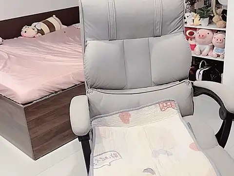 Eva-Public online show from 13, 11, 2025