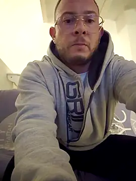 jourdinio13 online show from 1, 2, 2025