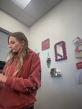 PrettiPluto online show from 13, 12, 2025