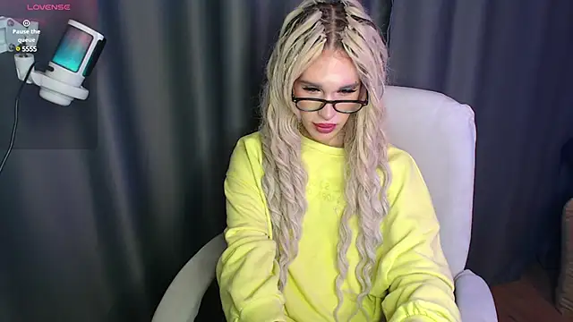 Snapshot of Cassie_Bae chatting on 14, 1, 2025 Cassie Bae online show from 14, 1, 2025