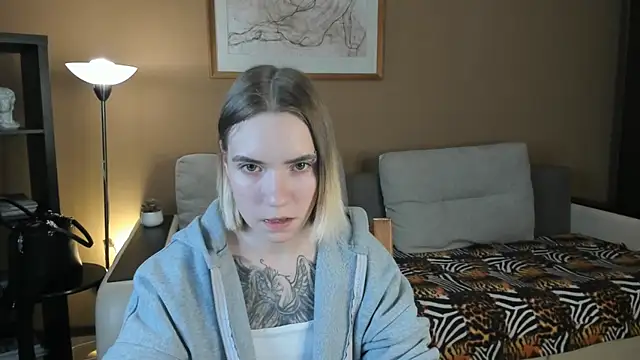 DaisyColl online show from 15, 12, 2024