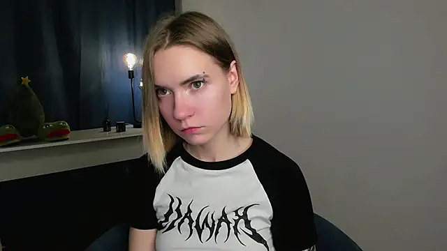 DaisyColl online show from 20, 12, 2024