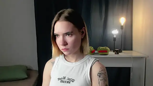 DaisyColl online show from 22, 12, 2024