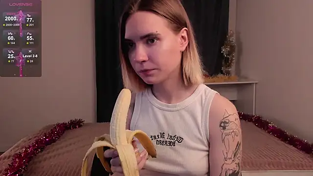 DaisyColl online show from 26, 12, 2024