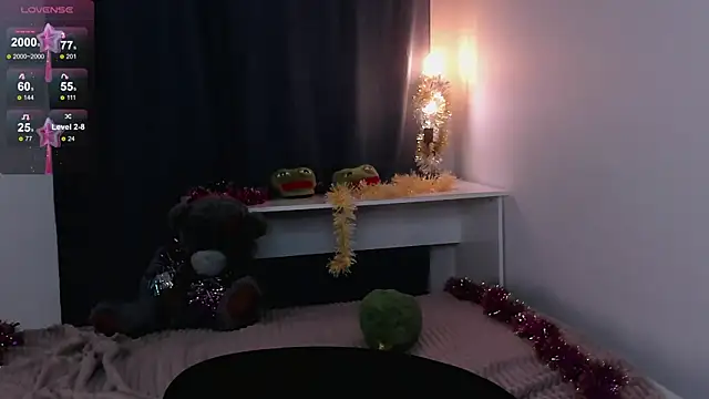 DaisyColl online show from 26, 12, 2024