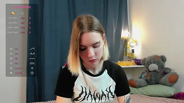 DaisyColl online show from 28, 12, 2024