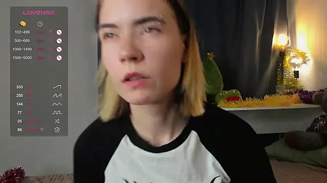 DaisyColl online show from 28, 12, 2024