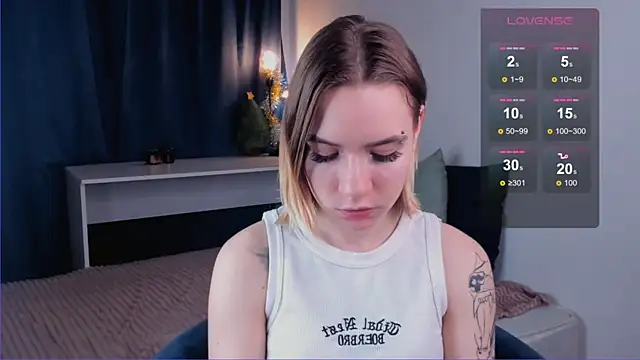 DaisyColl online show from 5, 1, 2025