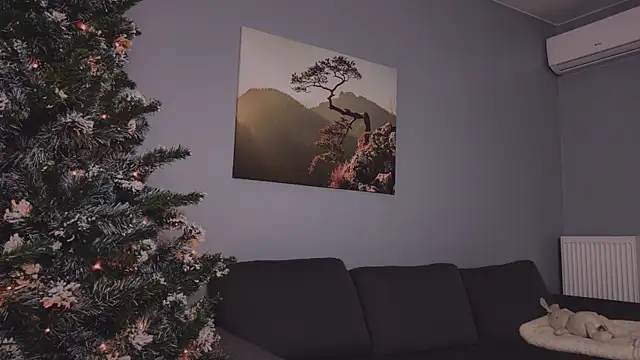 Snapshot of Viktoria_www chatting on 16, 12, 2025 Viktoria www online show from 16, 12, 2025