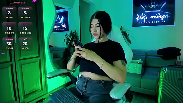 MegganLuna online show from 21, 12, 2024