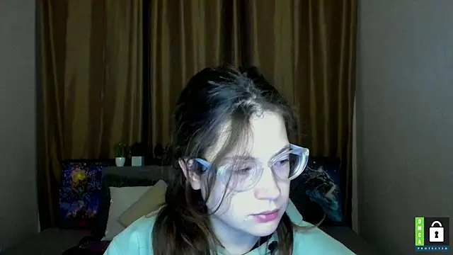 Alicia redfollow online show from 25, 10, 2025