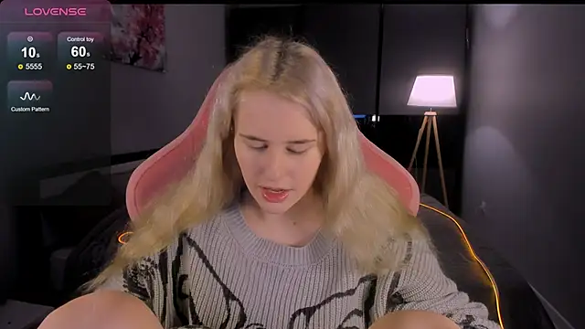 Snapshot of Molly_Toads chatting on 3, 2, 2025 Molly Toads online show from 3, 2, 2025