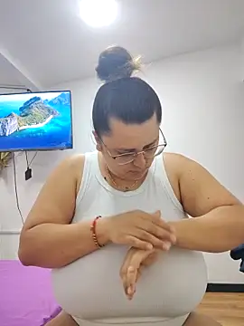 Miss balloonsmila online show from 21, 9, 2025